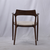 Fauteuil en bois avec siège rembourré confortable, design ergonomique, entièrement assemblé, chaises de salle à manger rembourrées avec accoudoirs