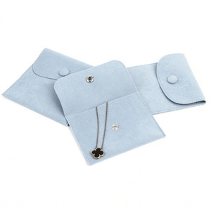 Bolsa de terciopelo reutilizable personalizada con logotipo, bolsa de terciopelo suave con solapa para guardar joyas, para empaque de regalos de boda. - Product Image 3