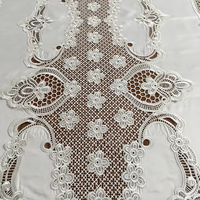 Nappe vintage en patchwork brodé, faite à la main, écologique, avec bordure en dentelle découpée, blanche, pour mariage, fête, style classique/postmoderne