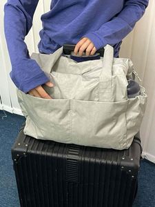 Sac fourre-tout grande capacité avec bandoulière, adapté aux poignées de bagages, pour les voyages et la salle de sport - Product Image 2