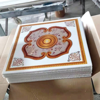 Ventes directes d'usine Matériaux de décoration intérieure Plafond en PVC Faux plafond en PVC avec prix d'usine imperméable et ignifuge