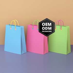 Bolsas de regalo de papel de boutique de lujo personalizadas con impresión de logotipo para un embalaje elegante al por menor y para eventos - Product Image 1