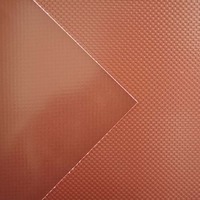 Matériau en tissu PVC à structure membranaire pour la construction de toitures et la couverture d'architecture tendue