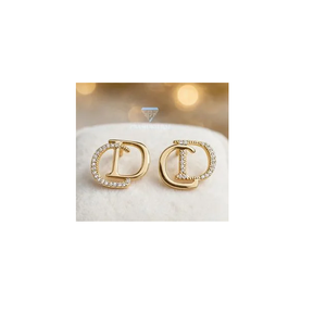 Pendientes de Diamantes en Oro Amarillo de 18 Quilates para Mujer, Joyería Fina Elegante para Fiestas, Regalos de Boda y Uso Diario - Product Image 3