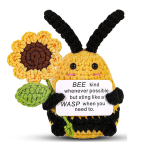 Muñeco de Abeja Tejido, Regalo Festivo, Juguete de Peluche, Decoración del Hogar, Pequeño Regalo, Muñeco de Abeja Tejido a Crochet - Product Image 4