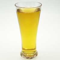 Verre à bière pilsner personnalisé en plastique de 12 oz avec pied