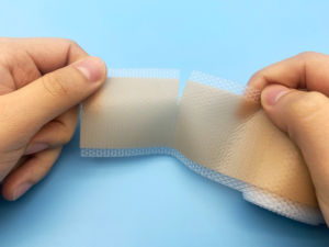 Pansements transparents de haute qualité bande de <span class=keywords><strong>Silicone</strong></span> de couleur de peau <span class=keywords><strong>pour</strong></span> l'enlèvement de <span class=keywords><strong>cicatrice</strong></span> <span class=keywords><strong>pansement</strong></span> adhésif imperméable respirant - Product Image 3