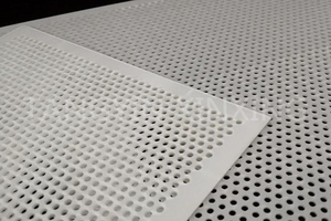 Plaque en plastique perforée Xinxing, plaque en plastique perforée, panneau en polypropylène PP, tuiles en plastique perforées et retourneaux, plafond en PP - Product Image 5