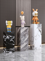 Sculpture de colonne décorative en dalle de marbre pour exposition, hôtel, club