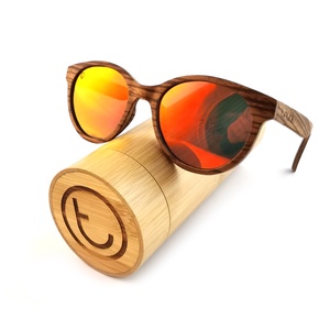 <span class=keywords><strong>Occhiali</strong></span> <span class=keywords><strong>da</strong></span> <span class=keywords><strong>Sole</strong></span> in Legno per Donna, Ultima Moda di Design, con Lenti Polarizzate a Specchio, Leggeri e Confortevoli - Product Image 1