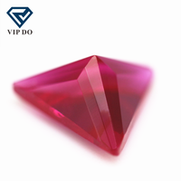 Coupe facettée, coupe triangulaire, 5 #   Pierres précieuses synthétiques en corindon rubis, forme triangulaire, 5 #   Pierres précieuses en corindon, rubis rouge et saphir