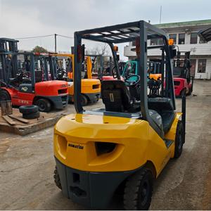 รถยกดีเซล Komatsu FD20 มือสอง ราคาถูก คุณภาพดี พร้อมเครื่องยนต์ ระบบไฮดรอลิก ชิฟเตอร์ด้านข้าง และยางตัน - Product Image 5