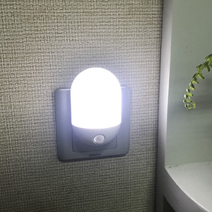 Đèn Ngủ Cảm Biến Chuyển Động <span class=keywords><strong>PIR</strong></span> Và CD Đèn <span class=keywords><strong>Led</strong></span> Phòng Khách Có Phích Cắm AC - Product Image 2