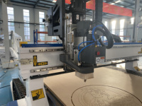 Niveau d'entrée 1325 4x8 ATC CNC routeur ATC bois routeur Machine avec changeur d'outils à disque pour les ventes