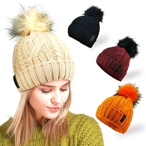 Chapeaux en fausse fourrure mérinos personnalisés avec pompons en laine mérinos Chapeaux d'hiver de luxe pour hommes Bonnets à <span class=keywords><strong>pompon</strong></span> chaud unisexe - Product Image 2