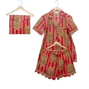 Pyjama moderne pour femme en coton et dentelle, à manches courtes, col en V, imprimé floral, respirant, lavable, coupe trapèze, sexy, pour club de nuit, avec cordon de serrage - Product Image 1