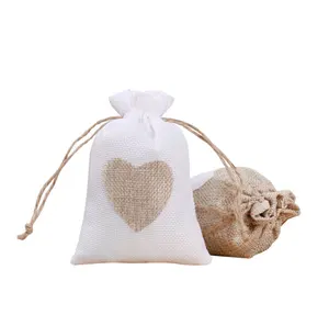 Vente en gros, mini sacs en toile de jute à cordon en forme de cœur