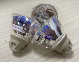 Ampoule de lampe de projecteur de qualité 100% pour EPSON CB-W03 \ W120 CB-W18 CB-S18 de EB-W28 \ EB-S18 CB-S18 + lampe de projecteur de EB-X24 CB-X18. - Product Image 3