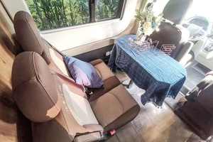 2024 MÁS popular MAXUS RV90 RV Vans Recreacional 4x4 Vehículo Home Motorhome Off Road Campers Motorhomes para la venta - Product Image 5