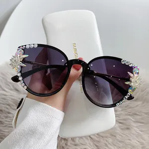2024 New Fashion Diamond Sunglasses Women Vintage Designer Female Sun Glasses Rimiless Cat Eye Sunglasses Ladies Eyeglasses AC
