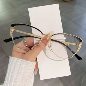 Gafas de Moda IStapromo con Protección Anti-Luz Azul y Lentes que Cambian de Color, Montura con Incrustaciones de Diamantes, Estilo Moderno y Personalizado - Product Image 2