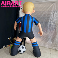 Accessoires de décoration pour match de football, figurine de garçon jouant au football gonflable pour décoration extérieure