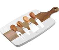 Planche à découper en marbre et bois d'acacia avec un ensemble de 4 couteaux à fromage, planche de service de charcuterie de luxe avec ustensiles