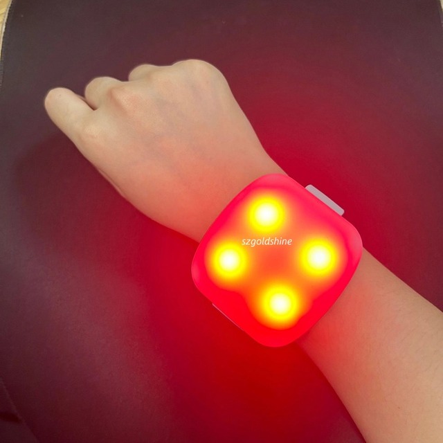 Custom LED Glow Sticks Wristband Wireless Distance Flashing Bracelet for Parties Concerts Illuminated Remote Control