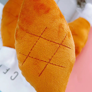 Juguete interactivo de peluche con forma de pierna de pollo de doble hueso, con sonido, para perros y gatos, con función de mordedor y silbato BB - Product Image 5