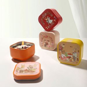 Bougie parfumée artisanale en forme de lapin mignon, dans une boîte en métal carrée, avec 1 mèche, pour la décoration de la maison - Product Image 1