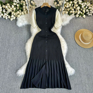 Robe longue en satin à imprimé floral pour femme, élégante et décontractée, avec manches courtes et boutons sur le devant - Product Image 3