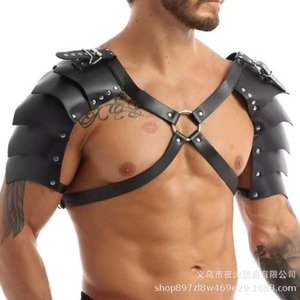 Espectáculos eróticos de bondage en cuero al estilo europeo y americano, hombres guapos de discoteca bailando en barra con disfraces de armadura, parejas. - Product Image 5