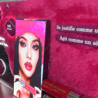 Kiosque de présentation de cosmétiques Sundo Pop-up, stand de maquillage pour centre commercial, comptoir de vente de produits de beauté avec écran LED, activation de marque, fabricant OEM