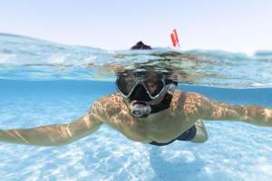 Máscara de Snorkel y Set de Snorkel Dominator Pro 24069 para Adultos Mayores de 14 Años, Antivaho, PVC, con Protección UV y Diseño Duradero - Product Image 4