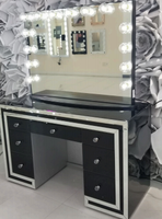 Table de toilette de luxe avec port USB, miroir de maquillage à LED et 13 tiroirs pour chambre à coucher et mobilier d'hôtel