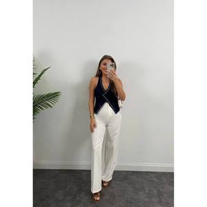 เสื้อกั๊กยีนส์ผู้หญิง ผ้าฝ้าย 100% ดีไซน์ประดับหมุด - Product Image 2