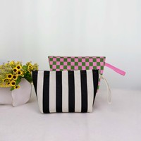 Tas Rajut Bergaris Wanita Retro Motif Kotak-kotak, Tas Penyimpanan Kosmetik Portabel, Tas Makeup Resleting dengan Tali Pergelangan Tangan