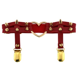 Ceinture de jarret <span class=keywords><strong>en</strong></span> cuir cloutée avec rivets <span class=keywords><strong>en</strong></span> forme de cœur dorés, style Punk Goth Harajuku, faite à la main, accessoire de mode, <span class=keywords><strong>chaîne</strong></span> de <span class=keywords><strong>cheville</strong></span> - Product Image 1