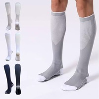 Nouvelle conception de chaussettes de compression sportives jetables, respirantes, absorbant la transpiration, écologiques, tricotées, imprimées, style preppy