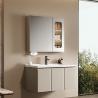 Meuble de salle de bain mural en acier inoxydable antirouille beige à trois portes avec miroir intelligent et écran LED chaud, style contemporain