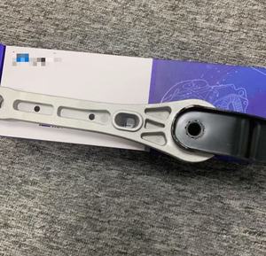 เหมาะสำหรับ Volkswagen Skoda Magotan Passat Golf ด้านหน้าและด้านหลัง torsion Beam แผ่นรองเท้า3C0199855A 3C0199855J - Product Image 4