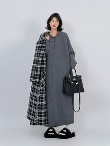 <span class=keywords><strong>Robe</strong></span> en tricot à <span class=keywords><strong>capuche</strong></span> grise au-dessus du genou pour femmes, style décontracté ample et amincissant pour l'automne et l'hiver - Product Image 3