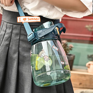 Botella de <span class=keywords><strong>agua</strong></span> grande de plástico portátil y bonita de 1300ml con pajita, <span class=keywords><strong>el</strong></span> mango <span class=keywords><strong>se</strong></span> <span class=keywords><strong>puede</strong></span> utilizar como soporte para teléfono - Product Image 2