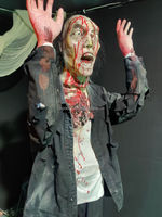 Fournisseur d'Usine Accessoires Horrifiques Pneumatiques Animatroniques Zombies Monstrueux Momies Grandeur Nature pour Décoration de Maison Hantée