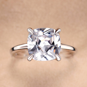 Anello di fidanzamento classico da donna F1817 in argento con diamante coltivato in laboratorio taglio cuscino per gioielli da matrimonio - Product Image 2