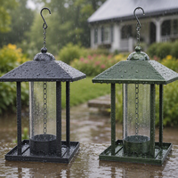 Mangeoire à oiseaux carrée avec tube à graines transparent en plastique/PVC, base à chaîne pour suspension au toit, plateau, décoration extérieure pour jardin et cour, style antique
