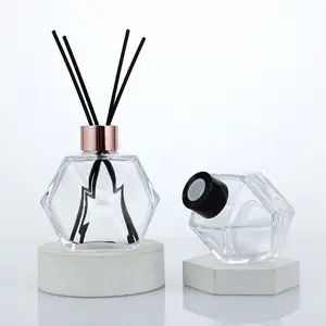 Rhombic 100 ml Unique Glass Cubic Diffusor Flaschen mit Holz kappen und Reed