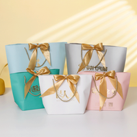 Sac cadeau en papier à pois élégant de qualité supérieure avec poignées en ruban de satin pour les cadeaux de fête, les mariages et les emballages de remerciement