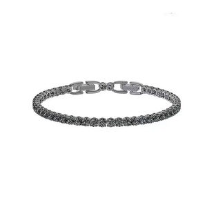 <span class=keywords><strong>Bracelet</strong></span> tennis pour <span class=keywords><strong>femme</strong></span>, entièrement orné de cristaux brillants, <span class=keywords><strong>en</strong></span> alliage plaqué <span class=keywords><strong>argent</strong></span>, avec maillons <span class=keywords><strong>en</strong></span> strass, bijoux de luxe pour le quotidien et les mariages, vente <span class=keywords><strong>en</strong></span> gros - Product Image 4