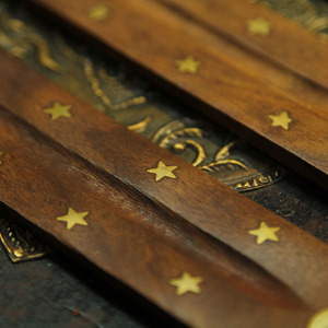 High Quality India Wooden Strip Incense Stick Holder <strong>Agarbatti</strong> <strong>Stand</strong> Incense Burner for Home Bedroom Decor - Product Image 4